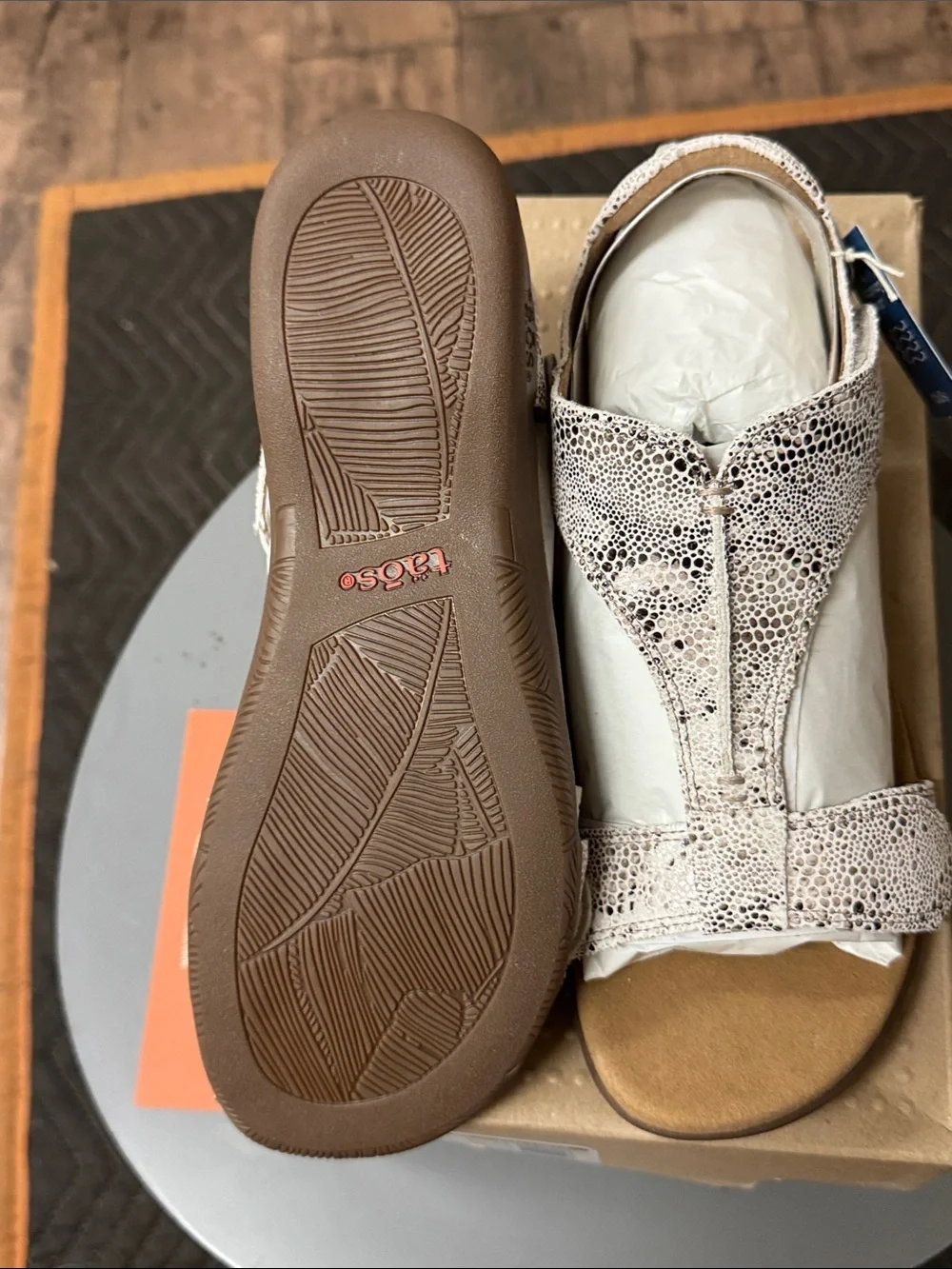 Taos (style) THE SHOW/ (color) BROWN SNAKE